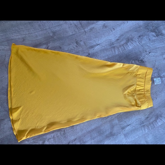 New with tags Free People Normandi 
Size 0 honey/meil/yellow
100% polyester Midi - Picture 3 of 11